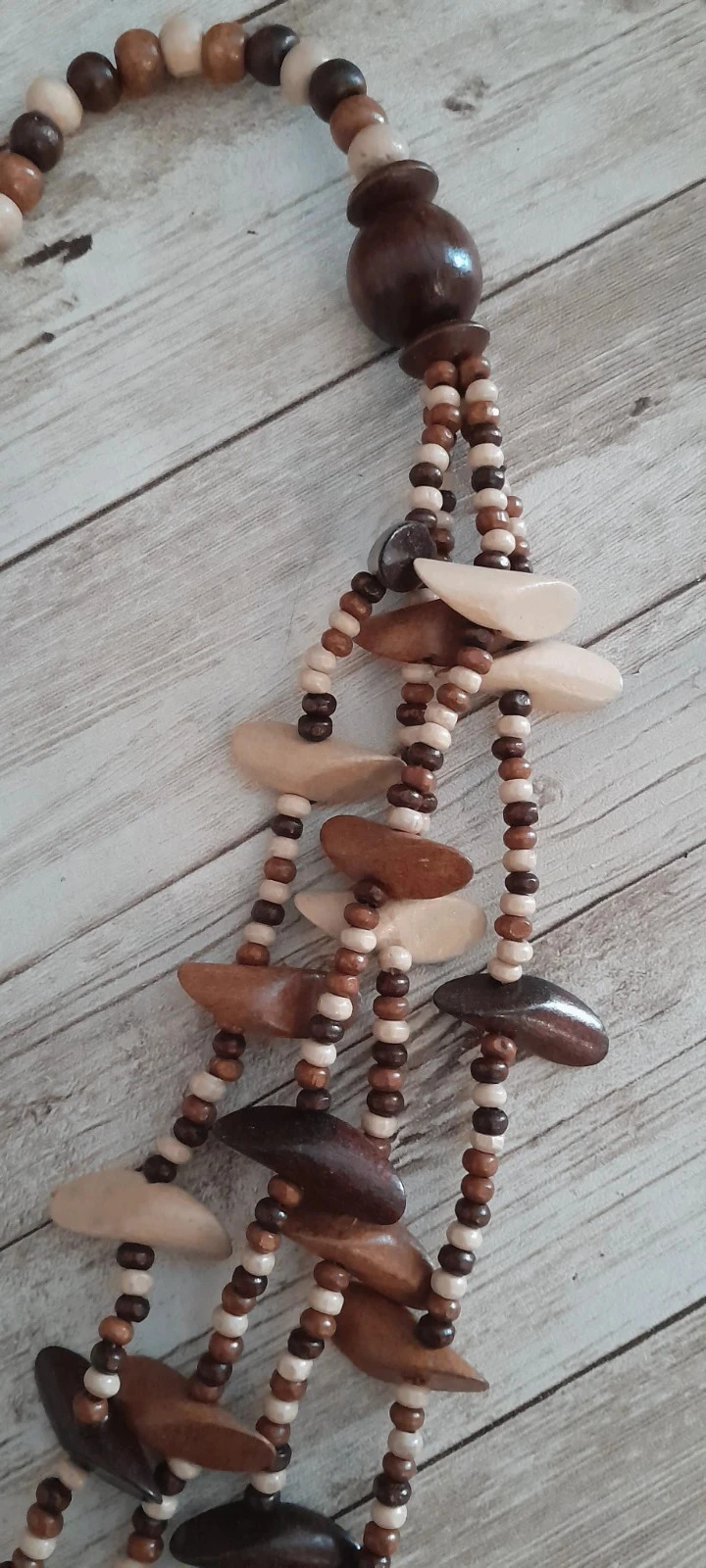 Collar de madera, estilo étnico en colores marrón, crema, beige oscuro – photo 4